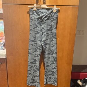 Victoria’s Secret pink collection Gray Camo flare bottom Leggings